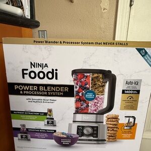 Ninja Foodi Power Blender with Silver and Black Accents